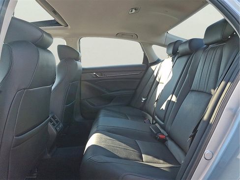 Used 2021 Honda Accord Touring image 11