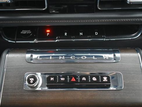 Used 2025 Lincoln Aviator Reserve w/ Equipment Group 201A AWD/4WD image 33