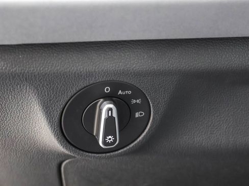 Used 2026 Volkswagen Jetta SE FWD image 21