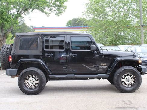 Used 2012 Jeep Wrangler Unlimited Sahara w/ Connectivity Group AWD/4WD image 5