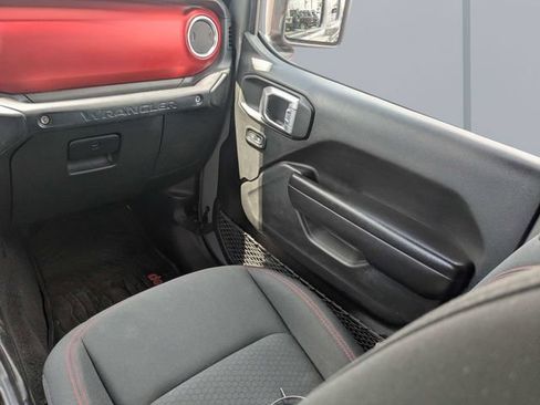 Used 2021 Jeep Wrangler Unlimited Rubicon AWD/4WD image 16