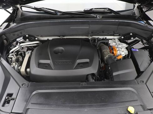 Used 2016 Volvo XC90 T8 Momentum w/ Vision Package AWD/4WD image 28