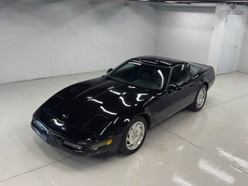 Used 1995 Chevrolet Corvette Coupe RWD image 12