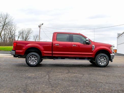 Used 2019 Ford F250 XLT w/ XLT Premium Package image 3