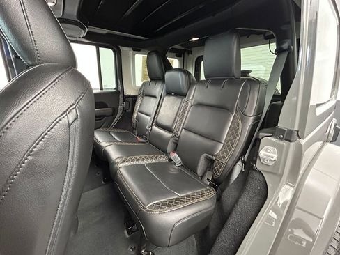 Used 2022 Jeep Wrangler Unlimited Sahara AWD/4WD image 34