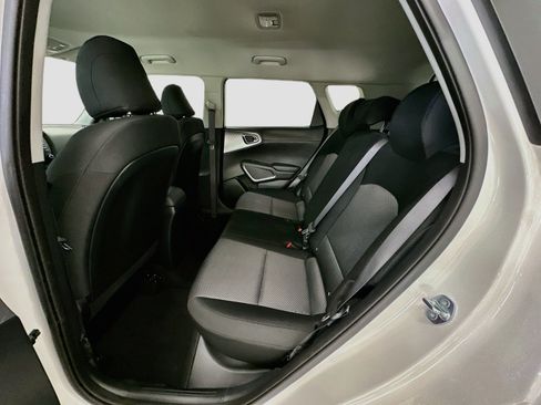 Used 2025 Kia Soul LX w/ LX Technology Package FWD image 28