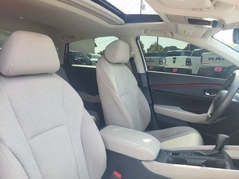 Used 2023 Honda Accord EX image 5