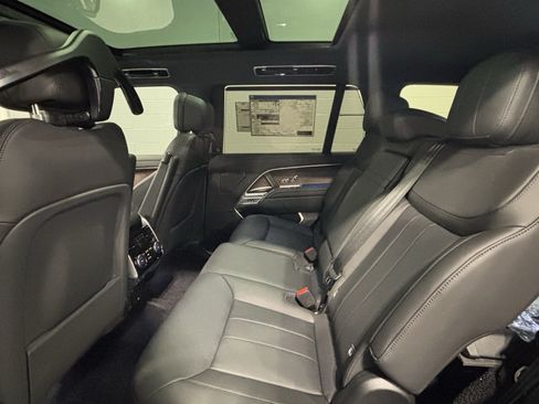 New 2026 Land Rover Range Rover Long Wheelbase SE AWD/4WD image 6