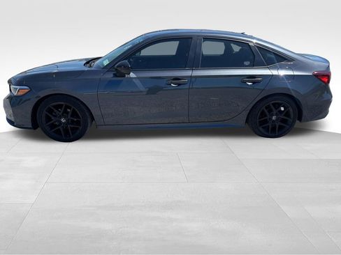 Used 2025 Honda Civic Sport image 4