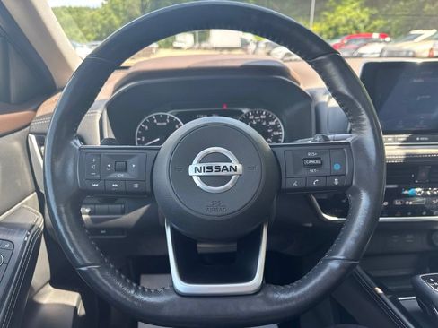Used 2021 Nissan Rogue SL AWD/4WD image 13