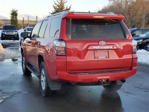 Used 2015 Toyota 4Runner SR5 Premium image 3
