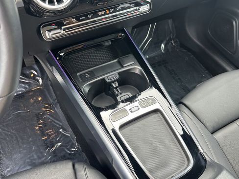 Certified 2025 Mercedes-Benz GLB 250 image 31