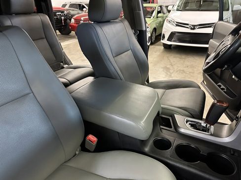 Used 2014 Toyota Sequoia Platinum image 36