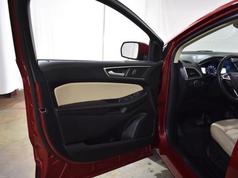 Used 2022 Ford Edge SEL w/ Convenience Package image 13