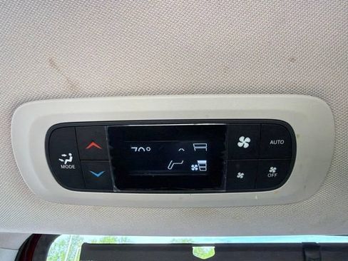 Used 2017 Chrysler Pacifica Touring-L Plus w/ Advanced Safetytec Group FWD image 23
