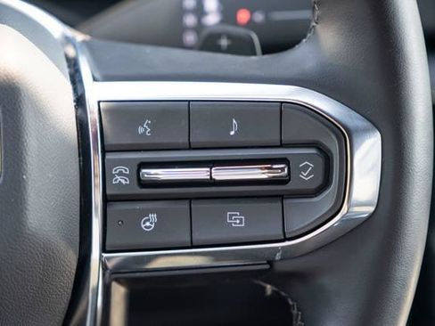 Used 2025 GMC Acadia Elevation AWD/4WD image 22