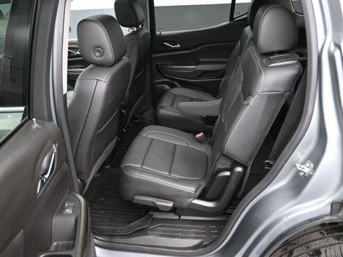 Used 2023 GMC Acadia SLT w/ Technology Package image 29