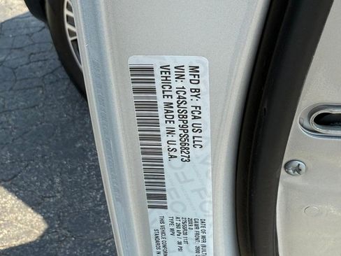 Used 2023 Jeep Wagoneer L Series II image 28