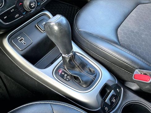 Certified 2019 Jeep Compass Latitude w/ Cold Weather Group image 27