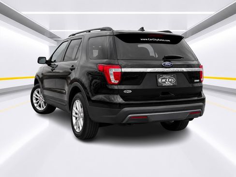 Used 2017 Ford Explorer FWD image 3