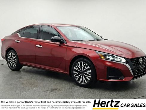 Used 2025 Nissan Altima 2.5 SV FWD image 1