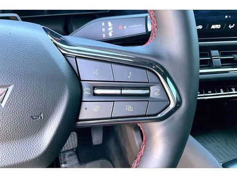 Used 2024 Chevrolet Equinox EV RS FWD image 12