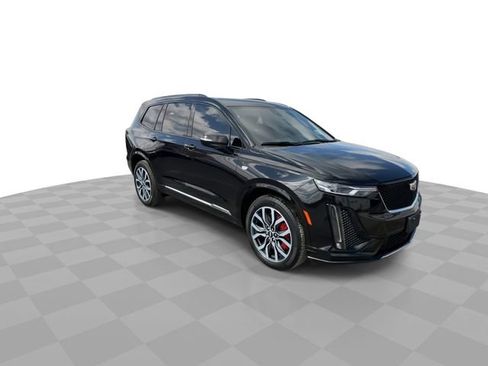 Certified 2024 Cadillac XT6 Sport w/ LPO, Floor Liner Package AWD/4WD image 2