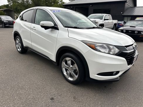 Used 2017 Honda HR-V EX image 1