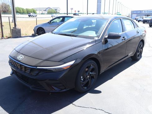 New 2026 Hyundai Elantra SEL Sport Premium FWD image 9