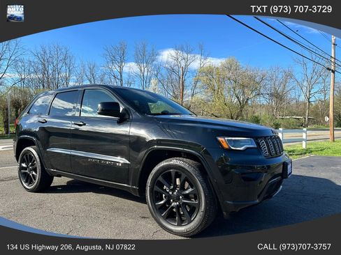 Used 2021 Jeep Grand Cherokee Laredo X image 1