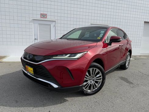 Used 2021 Toyota Venza Limited w/ Carpet Mat Package (TMS) image 1