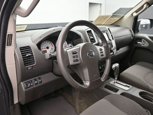Used 2015 Nissan Frontier PRO-4X image 9