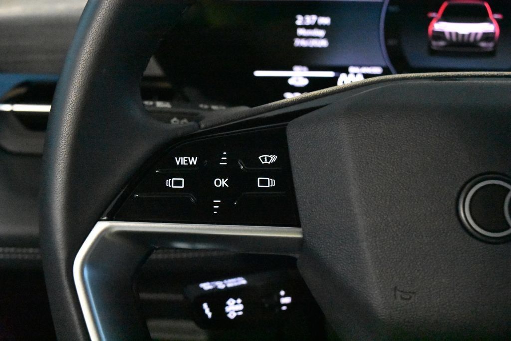Used 2025 Audi Q6 e-tron Premium Plus AWD/4WD image 9