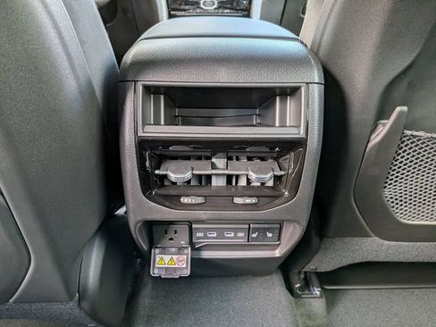 New 2026 Jeep Grand Cherokee Limited AWD/4WD image 14