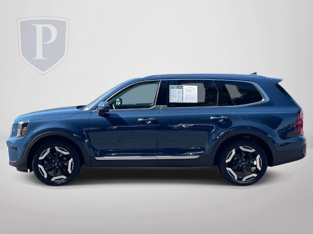 Used 2025 Kia Telluride S FWD image 5