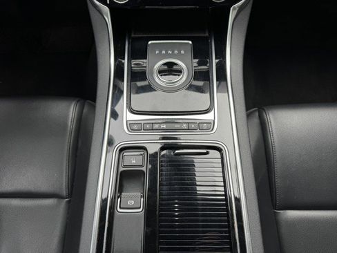 Used 2019 Jaguar XE Premium AWD/4WD image 30