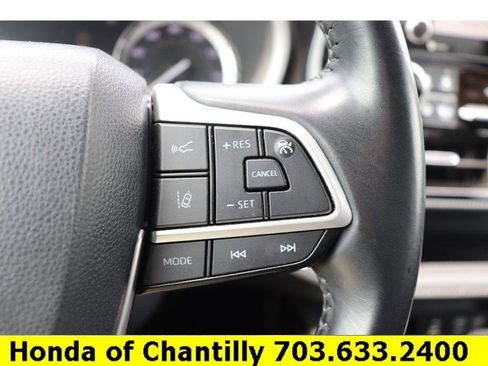 Used 2022 Toyota Highlander XSE FWD image 13