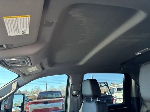 Used 2024 GMC Sierra 2500 SLT w/ SLT Premium Package image 24