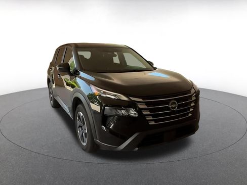 Used 2025 Nissan Rogue SV FWD image 3