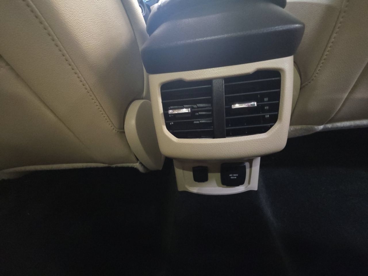 Used 2016 Ford Fusion SE w/ Equipment Group 202A FWD image 15