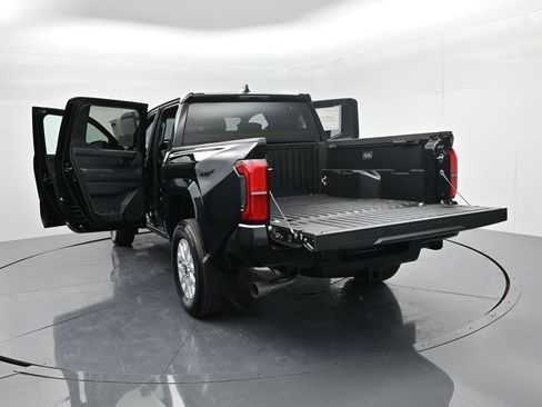 Used 2025 Toyota Tacoma SR5 AWD/4WD image 47
