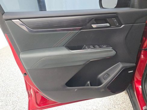 Used 2024 GMC Acadia AT4 image 25