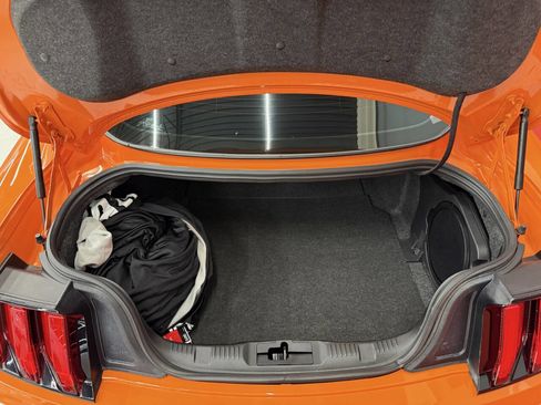 Used 2021 Ford Mustang Shelby GT500 w/ Technology Package image 21