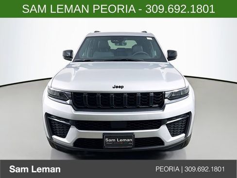 New 2026 Jeep Grand Cherokee Altitude AWD/4WD image 2