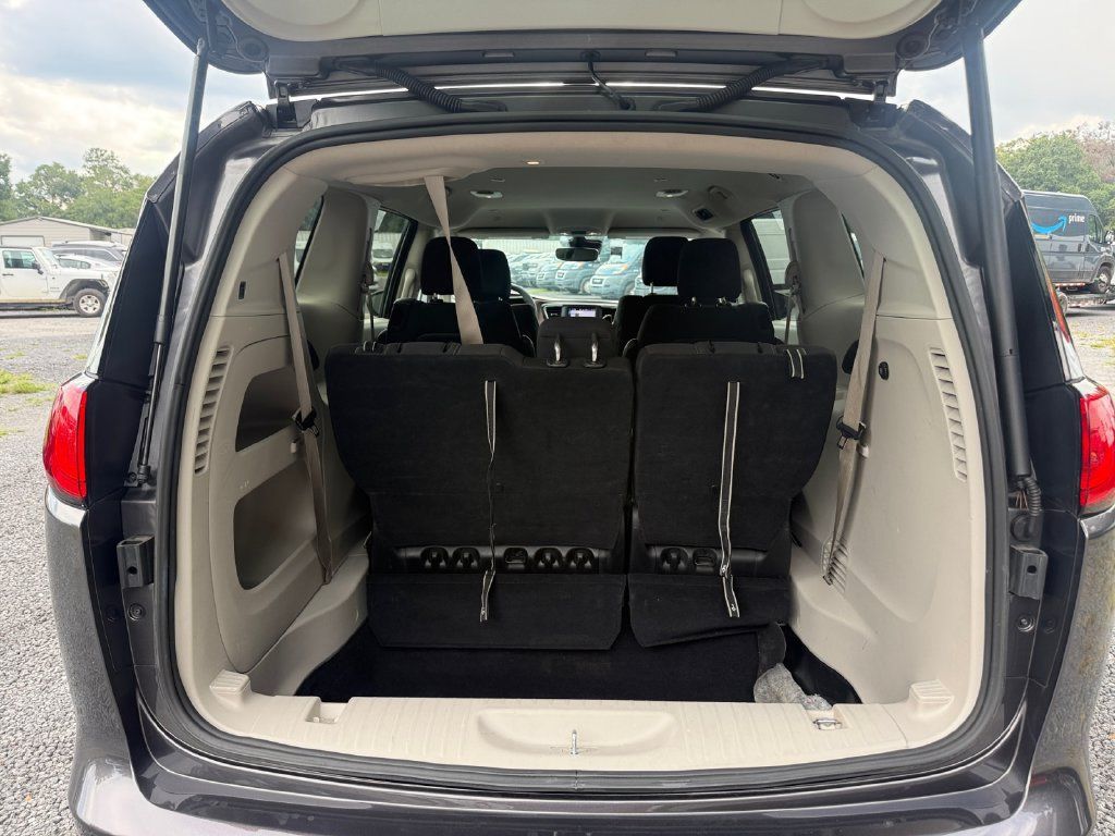 Used 2023 Chrysler Voyager LX FWD image 30