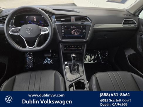 Certified 2023 Volkswagen Tiguan SE FWD image 16