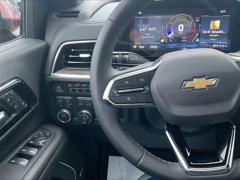 New 2025 Chevrolet Suburban Premier w/ Sun And Tow Package image 19