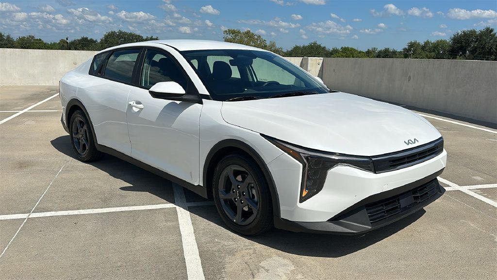 Used 2025 Kia K4 FWD image 14