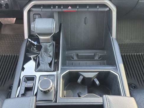 Used 2022 Toyota Tundra Limited AWD/4WD image 18