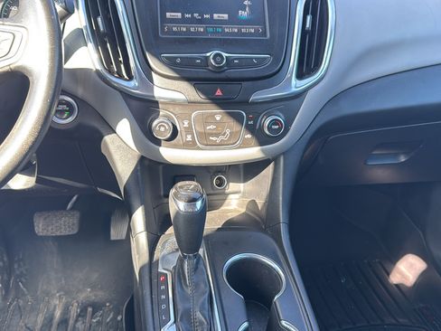 Used 2018 Chevrolet Equinox LS AWD/4WD image 28